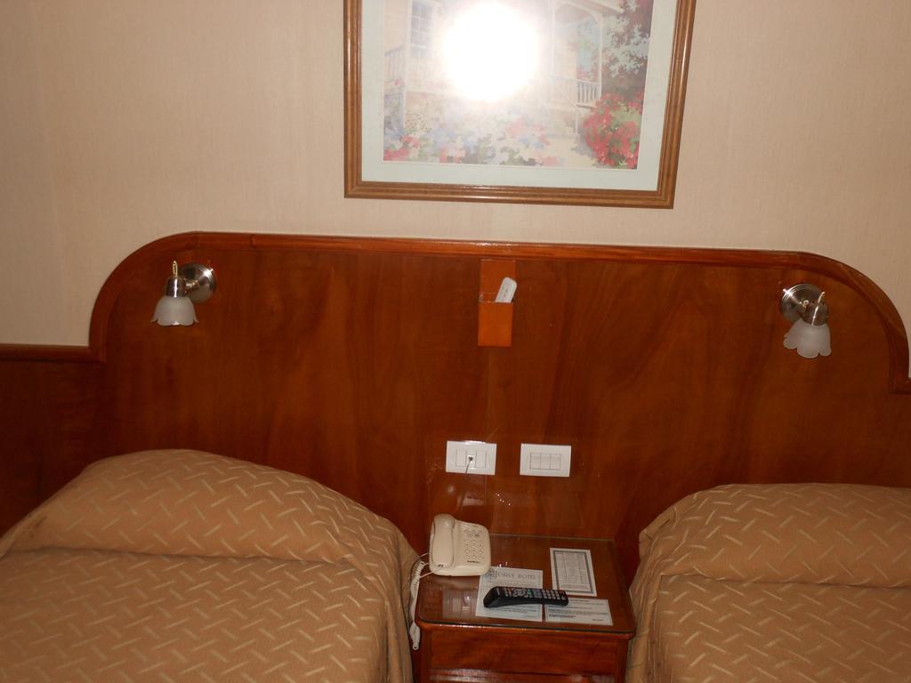 Hotel Orly Κοριέντες Δωμάτιο φωτογραφία