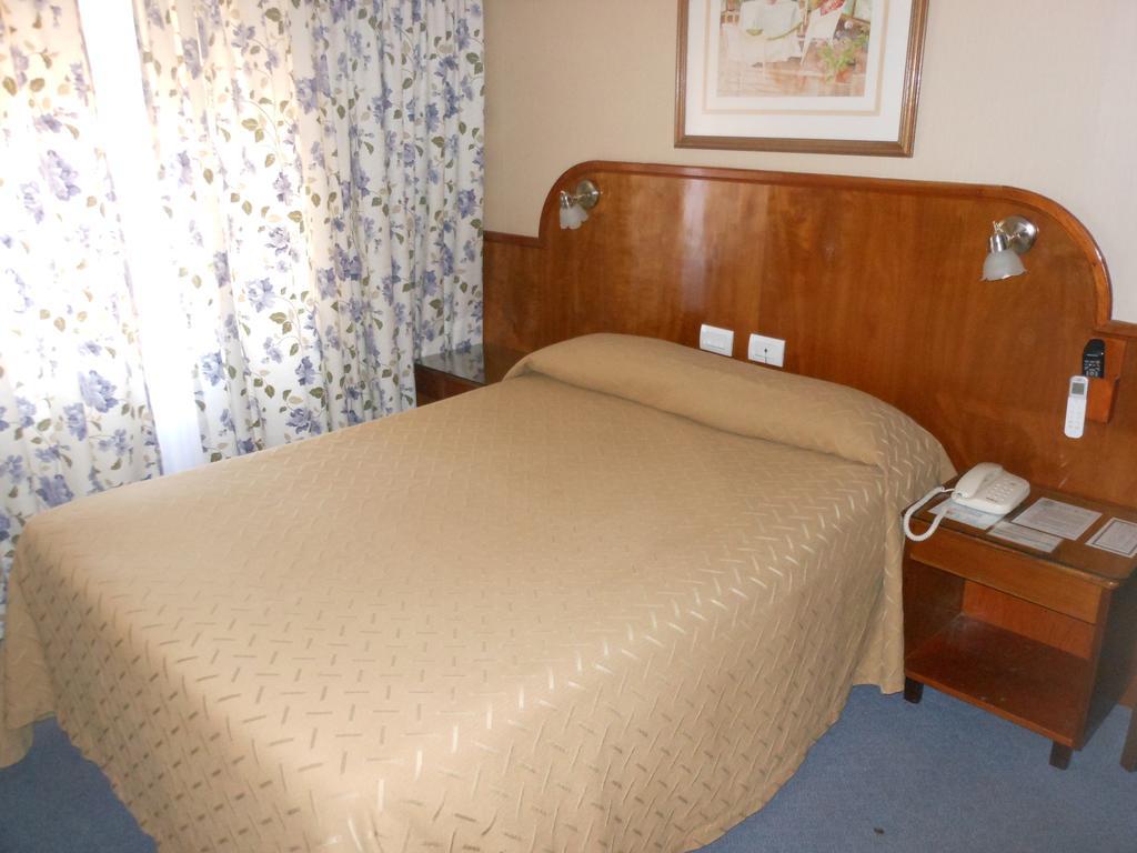 Hotel Orly Κοριέντες Δωμάτιο φωτογραφία